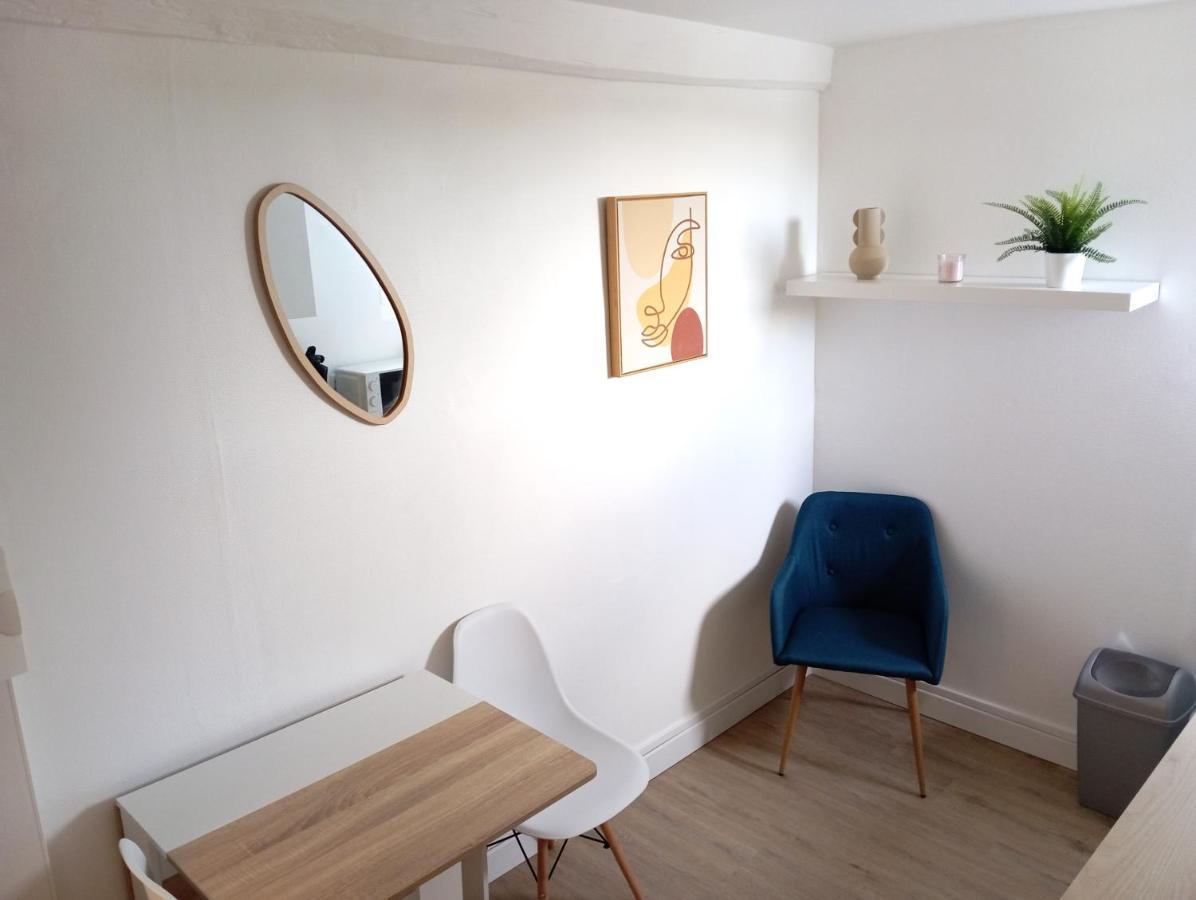 Appartement Cosy Plein Centre Conches-en-Ouche Buitenkant foto