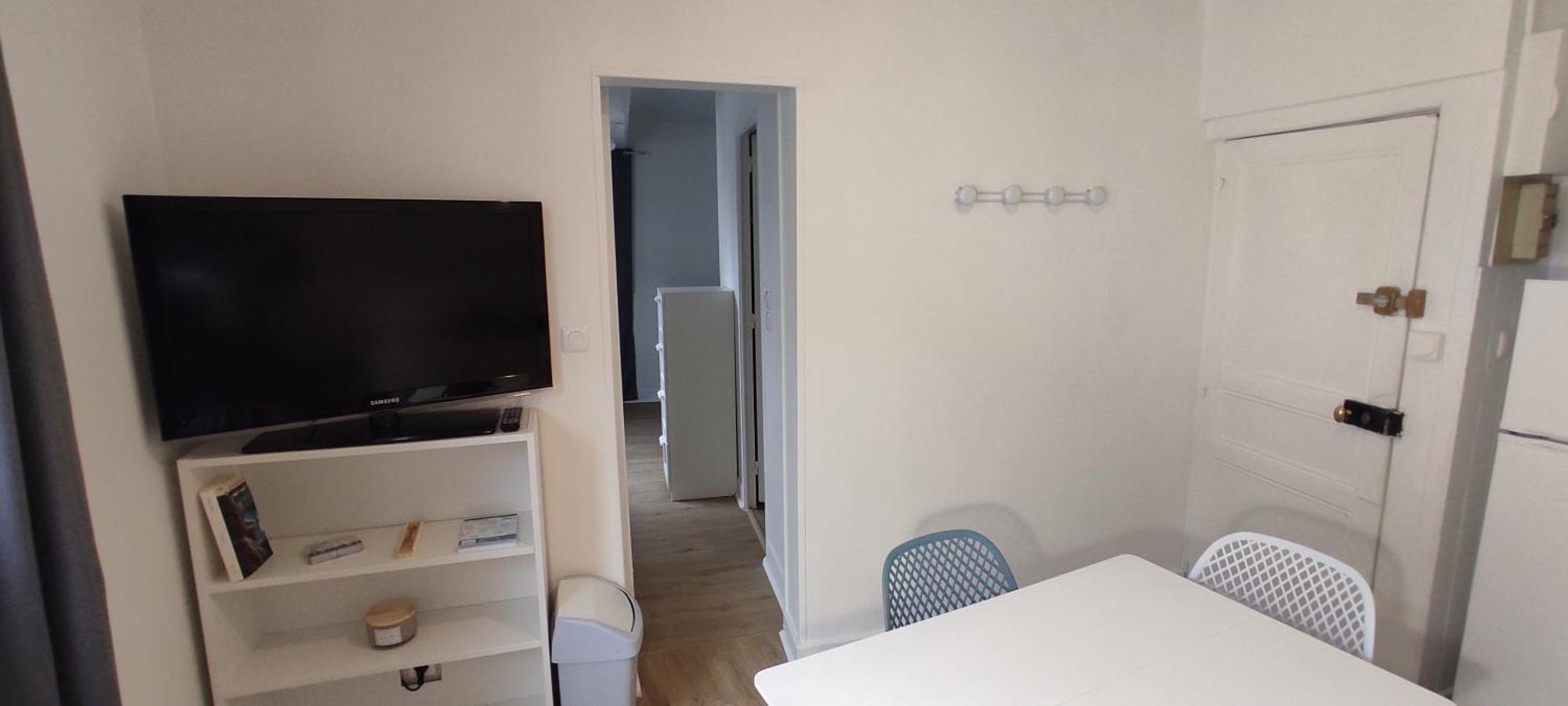 Appartement Cosy Plein Centre Conches-en-Ouche Buitenkant foto